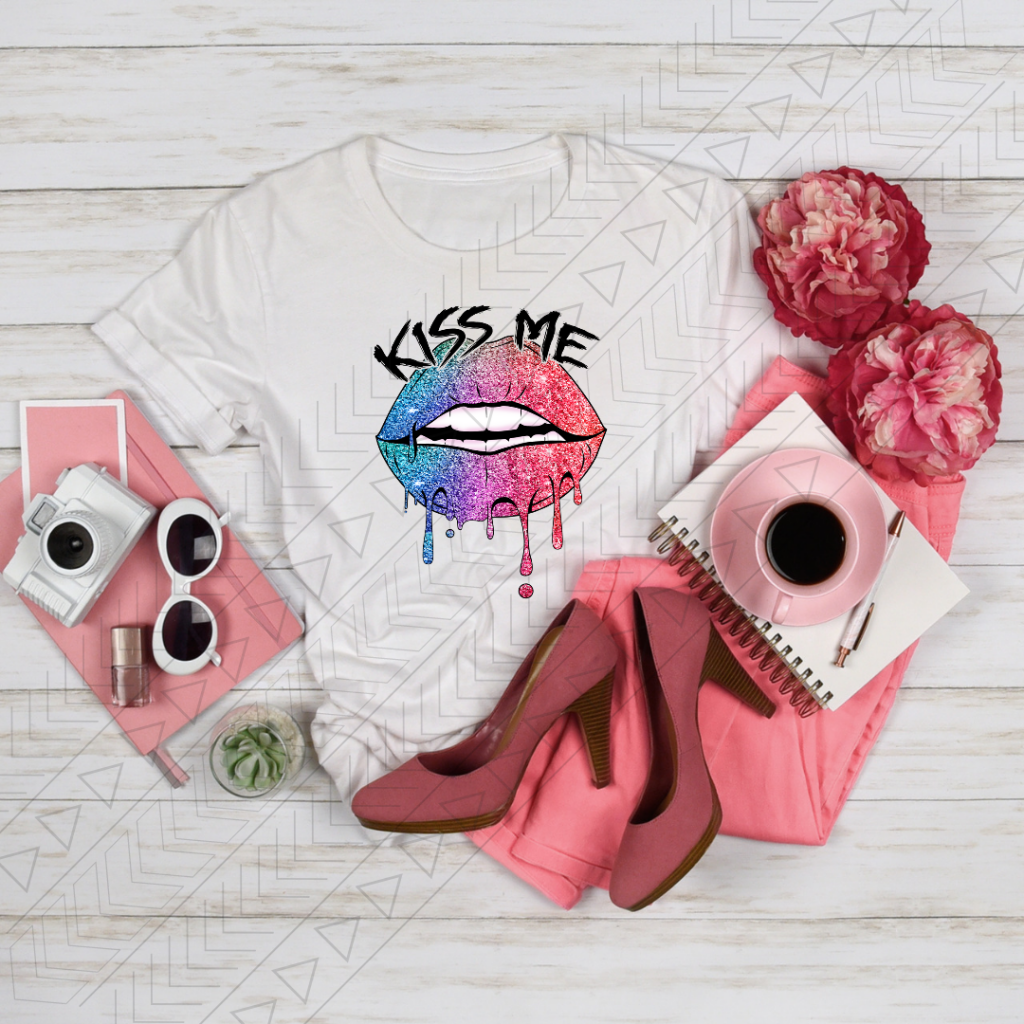 Kiss Me Tee